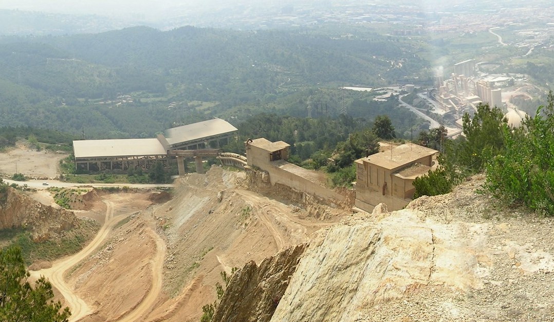 Vista de la cimentera Cemex (Sanson)